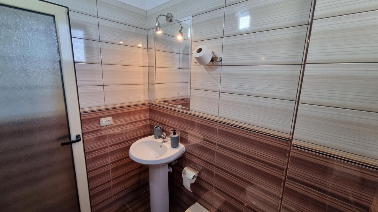 Anmaor Hotel Qeparo Buitenkant foto