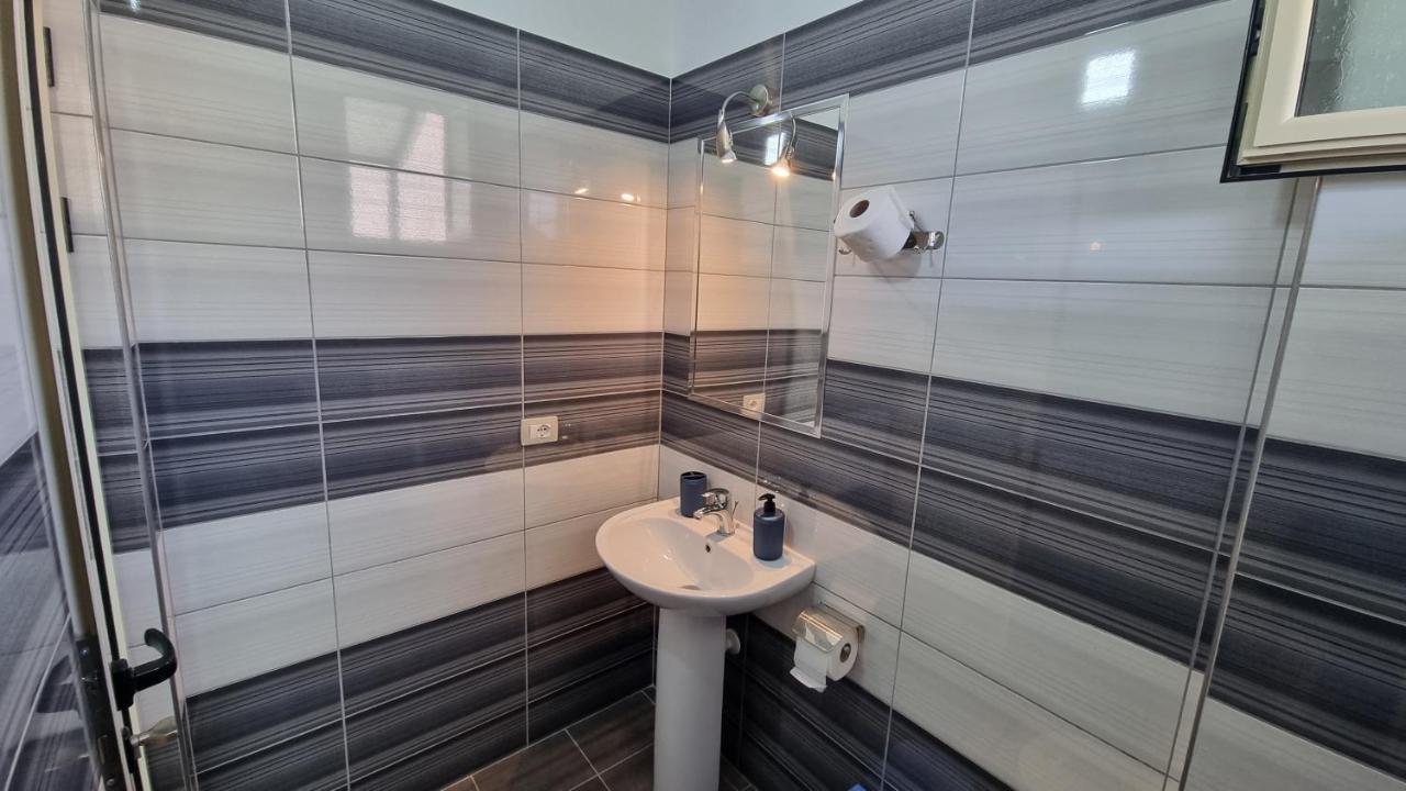 Anmaor Hotel Qeparo Buitenkant foto